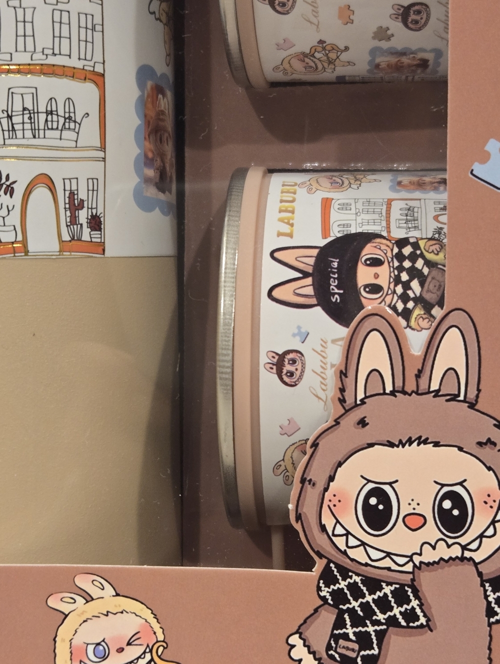 NIB - Labubu Theme Thermos Gift Set with Matching Mugs in Tan and White Color - Picture 3 of 10